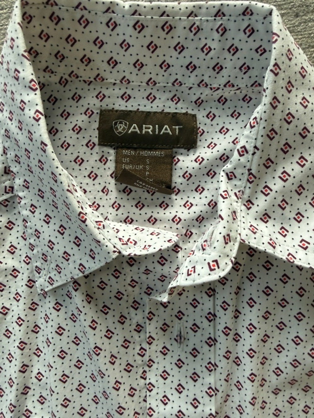 Ariat Men’s White Button-Down Shirt with Maroon Geometric Print